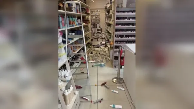 sismo-de-magnitude-4,7-perto-de-napoles-faz-pelo-menos-10 feridos- 