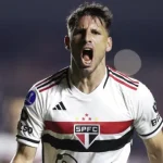 sao-paulo-entra-em-acordo-com-calleri,-e-renovacao-fica-pela-assinatura