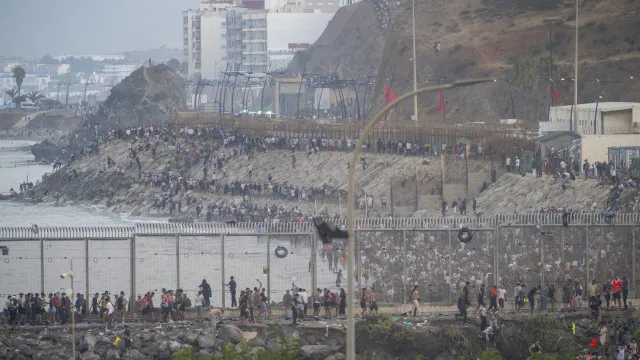 marrocos-culpa-desinformacao-e-redes-de-trafico-por-migracao-em-ceuta