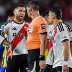 otamendi-marca-contra,-e-river-afunda-em-crise-historica-na-argentina