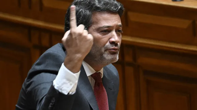 chega-e-psd-trocam-acusacoes-por-tempos-do-debate-da-educacao
