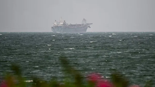 desde-o-inicio-do-bloqueio-naval-foram-desviados-44-navios