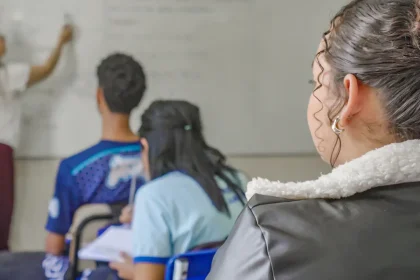 gravidez-reduz-oportunidades-e-autonomia-de-meninas,-mostra-pesquisa