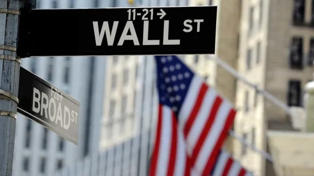 wall-street-negoceia-em-alta-apos-criticas-de-trump-a-petroliferas