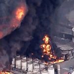 bombeiros-combatem-incendio-de-grandes-proporcoes-em-itaquaquecetuba