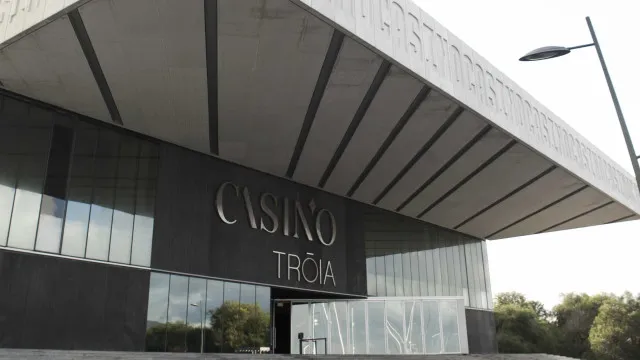 concorrencia-aprova-compra-do-hotel-e-casino-de-troia-pela-flecha-lux