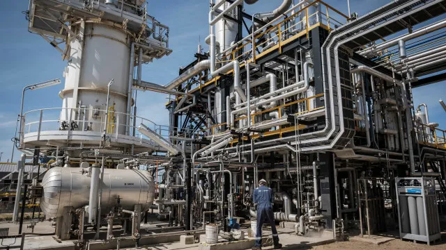 trabalhadores-desafiam-montenegro-sobre-refinaria-de-sines
