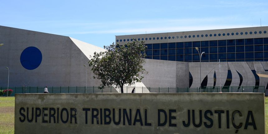 stj-condena-ministro-marco-buzzi-a-perda-de-cargo-por-crimes-sexuais