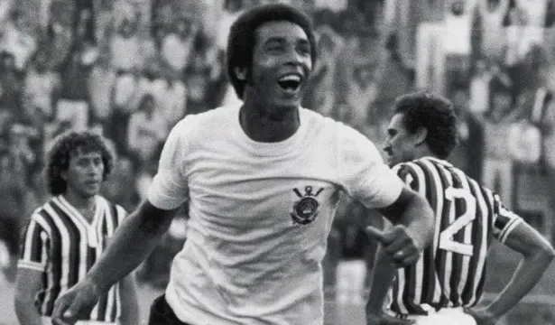 morre-geraldao,-artilheiro-do-corinthians-na-conquista-do-paulista-de-1977