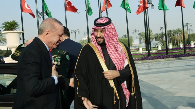 cimeira-vai-juntar-lideres-saudita,-turco-e-paquistanes