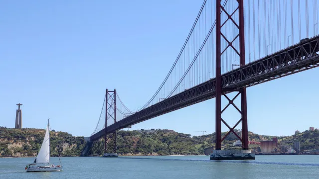 ponte-25-de-abril-e-a-preferida-na-travessia-entre-lisboa-e-a-margem-sul