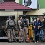 autor-de-ataque-a-escola-na-tailandia-matou-primeiro-os-avos.-e-menor