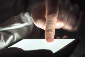 lei-amplia-punicao-a-crimes-sexuais-online-contra-criancas;-entenda