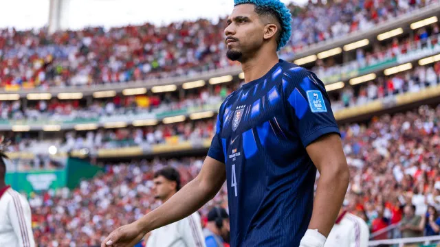 bomba-inesperada-na-inglaterra:-ronald-araujo-a-caminho-do-liverpool