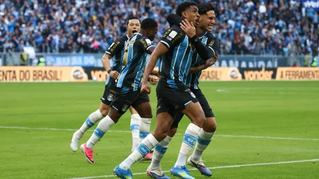 gremio-vira-sobre-o-sao-paulo-para-deixar-o-z4-do-brasileirao