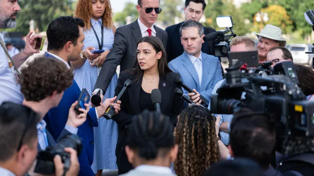 ocasio-cortez-admite-candidatar-se-a-presidencia-dos-eua-em-2028