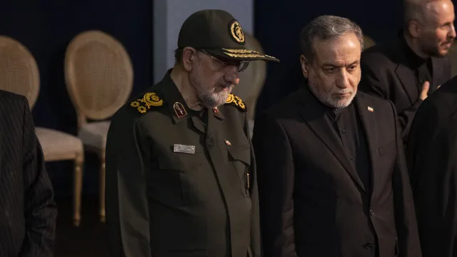 ex-lider-da-guarda-revolucionaria-assume-orgao-de-seguranca-nacional