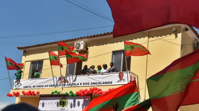 confrontos-com-a-policia-no-uige-fizeram-31-feridos,-dez-graves
