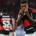 flamengo-bate-vitoria-no-maracana-e-volta-a-pressionar-lider-palmeiras