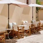 calor-convida-a-cafe-ao-ar-livre:-e-legal-cobrar-taxa-por-usar-esplanada?