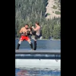 mark-zuckerberg-enfrenta-campeao-do-ufc-em-luta-sobre-balsa;-video