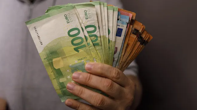 familias-aplicam-quase-300-milhoes-na-estreia-dos-certificados-do-tesouro
