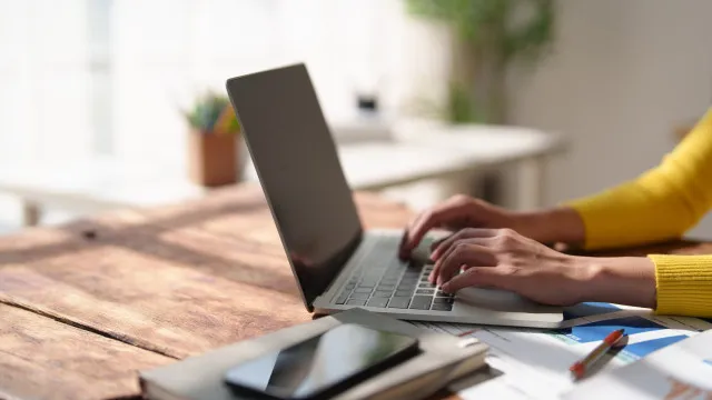 e-estudante-e-vai-trabalhar-este-verao?-financas-esclarecem-regras