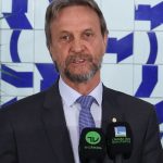 lider-do-pt-passa-mal-e-camara-suspende-votacoes