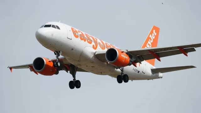 pessoal-de-cabine-da-easyjet-em-franca-convoca-greve-para-o-fim-de-semana