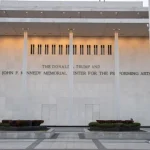 aliados-aprovam-recolocacao-de-nome-de-trump-no-kennedy-center