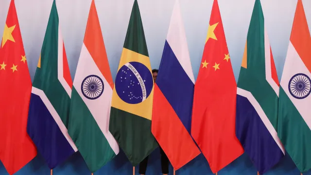 presidente-do-irao-participara-na-cimeira-dos-brics-na-india-em-setembro