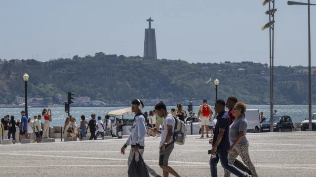proveitos-totais-do-alojamento-turistico-sobem-5%-no-2.o-trimestre