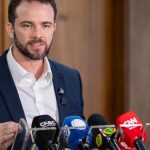 governo-ouvira-empresarios-para-decidir-se-aplicara-lei-contra-eua