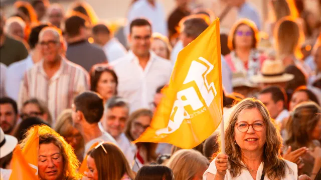 mendes-bota-distinguido-como-presidente-honorario-do-psd-do-algarve