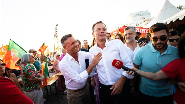 montenegro-anuncia-passe-a-20-euros-chega-a-areas-de-lisboa-e-porto