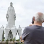 polonia-inaugura-a-maior-estatua-da-virgem-maria-na-europa.-e-ha-imagens
