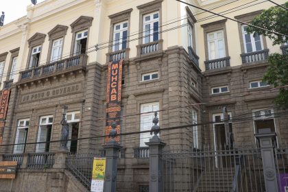 exposicao-do-muhcab-celebra-resistencia-da-pequena-africa,-no-rio