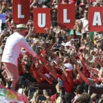 lula-abre-campanha-e-recupera-simbolos-de-50-anos-de-vida-publica