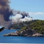 incendios-na-ilha-grega-de-salamina-provocam-dois-mortos