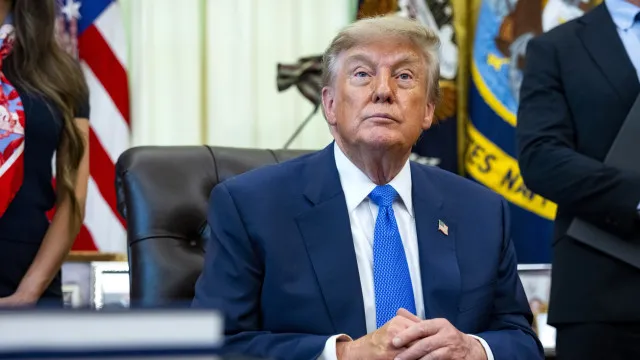 trump-ameaca-bombardear-oma-se-“atrapalhar”-acordo-sobre-ormuz