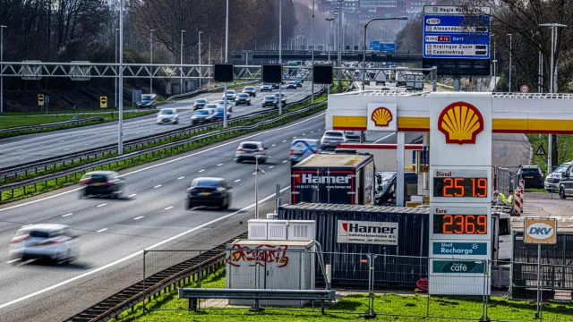 seis-petroliferas-duplicam-lucros-na-ue-com-crise-em-ormuz