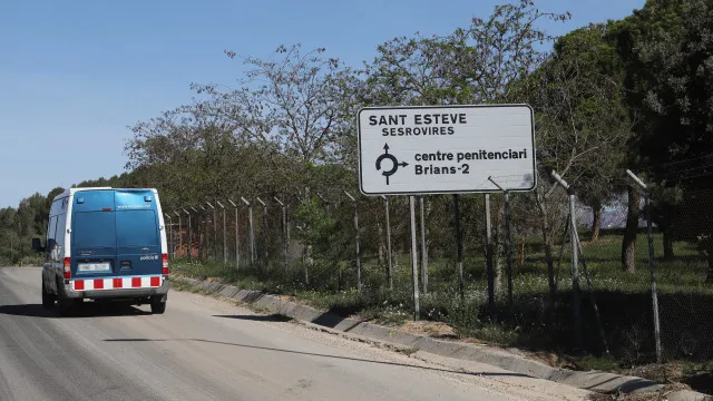 bateu,-mordeu,-ameacou:-visitante-agride-funcionaria-de-prisao-em-espanha