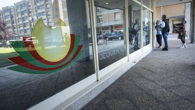 livre-“frontalmente-contra”-tentativa-de-“privatizar”-seguranca-social