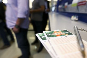 mega-sena-acumula-para-r$-50-milhoes;-confira-os-numeros-sorteados