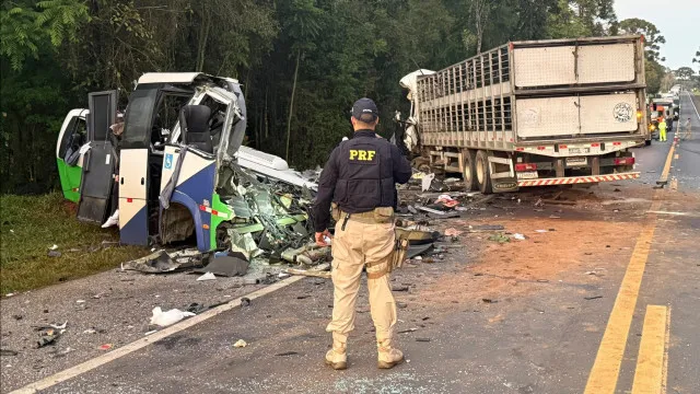ha-2-criancas-entre-os-23-mortos-apos-colisao-no-brasil:-tudo-o-que-sabe