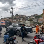 brasil.-autocarros-usados-como-barricadas-para-travar-operacao-contra-cv