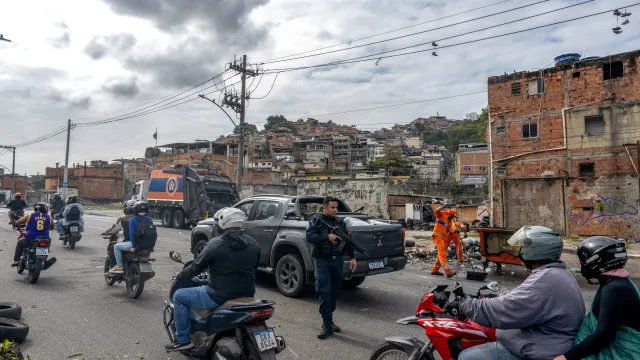 brasil.-autocarros-usados-como-barricadas-para-travar-operacao-contra-cv
