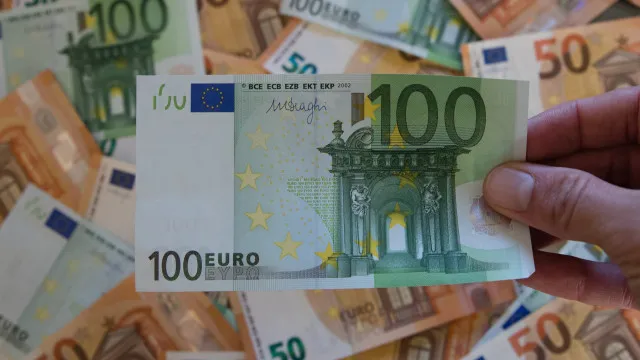 novo-recorde:-investimento-em-certificados-de-aforro-sobe-15%-em-julho