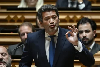 casos-sobre-o-mai-sao-“sequencia-absolutamente-bizarra”,-diz-ventura