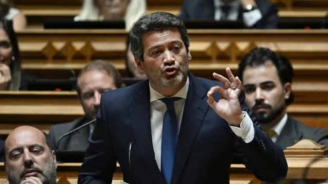 casos-sobre-o-mai-sao-“sequencia-absolutamente-bizarra”,-diz-ventura